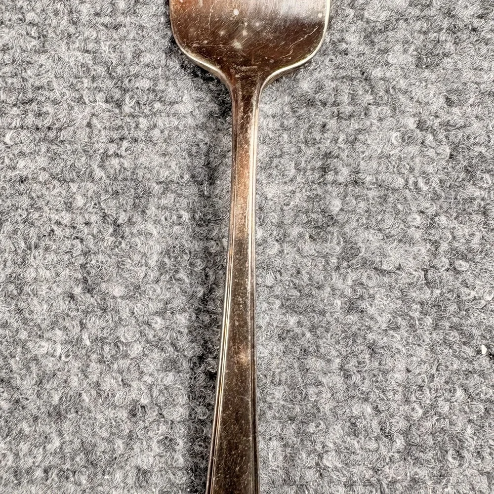 2 Vintage International Silver Radiance Meat Serving Fork Crown Silverplate 8.5